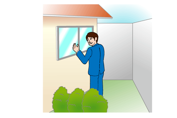 塀際に潜む泥棒